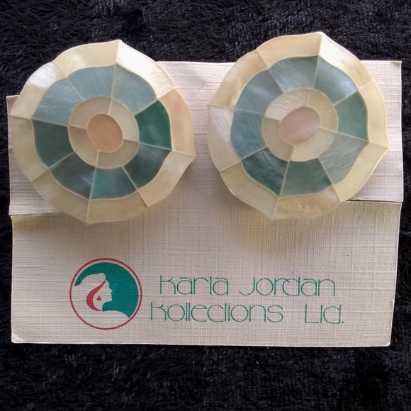 Vintage Genuine Shell Blue Pearl Earrings - Picture 2 of 5